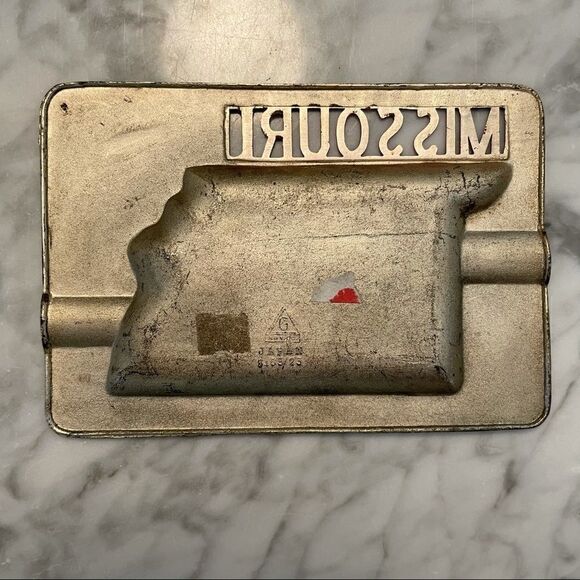 Pair of Vintage Missouri Souvenir Tin Ashtrays - Picture 3 of 5